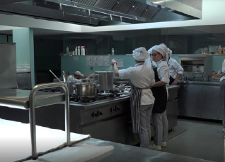 Preparação de jantar na Escola de Hotelaria e Turismo