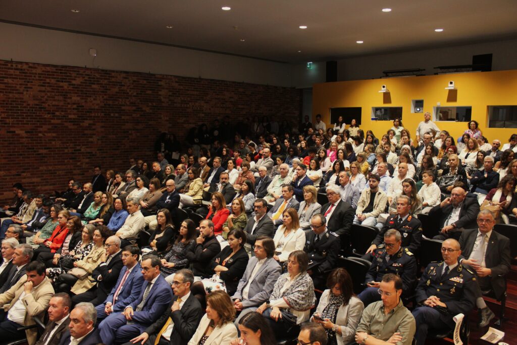 Auditório cheio para a Tomada de Posse