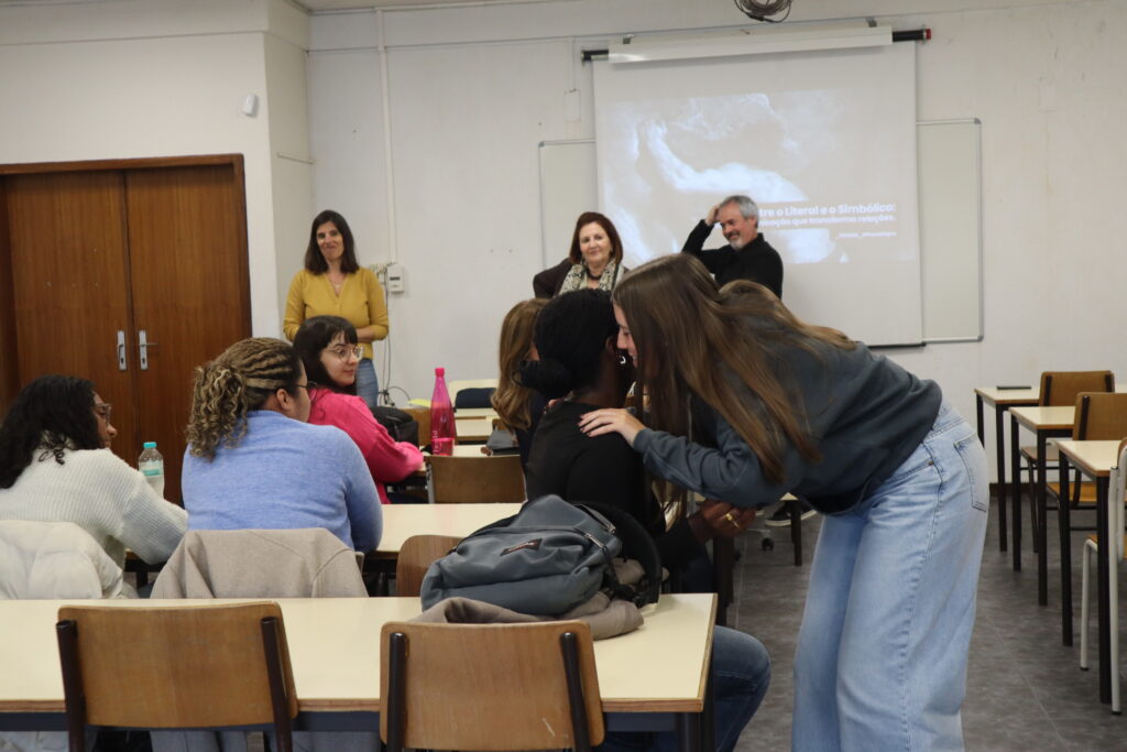 “O Telefone Estragado” foi uma das atividades desenvolvidas.